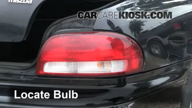 1998 Mazda 626 LX 2.0L 4 Cyl. Luces Luz trasera (reemplazar foco)